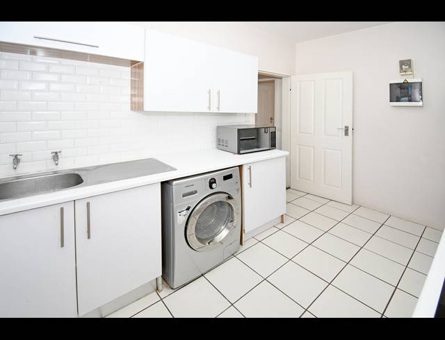 2 BEDROOM APARTMENT FOR SALE IN CRAIGHALL PARK